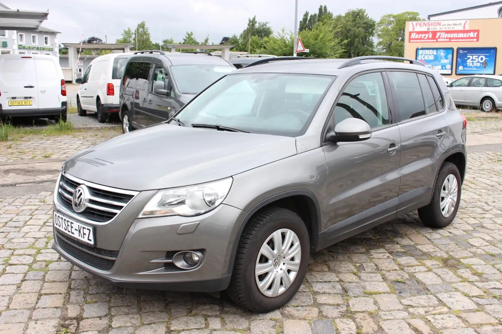 Volkswagen Tiguan Freestyle BMT Grau - 2