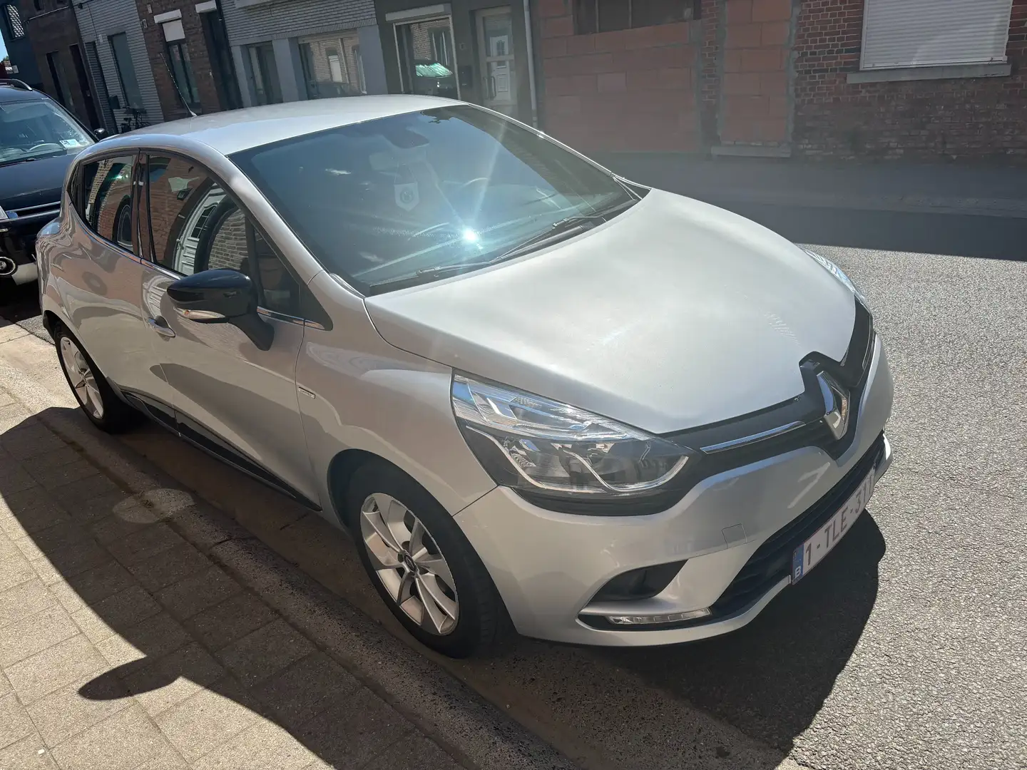 Renault Clio Clio 1.2 16V 75 LIMITED Argent - 1