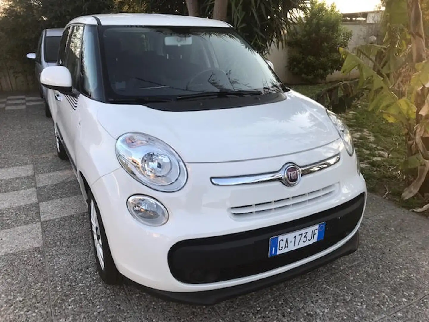 Fiat 500L 1.6 Multijet 105 CV Pop Star Blanc - 1