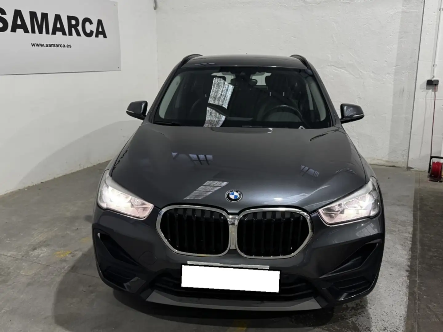 BMW X1 sDrive 18d Gris - 2