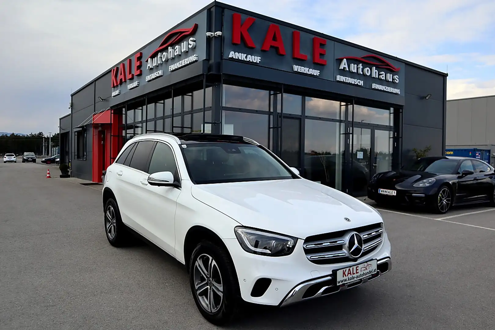 Mercedes-Benz GLC 200 d 4MATIC Aut. *1.Besitz*Panoramadach*LED*LEDER* Weiß - 1