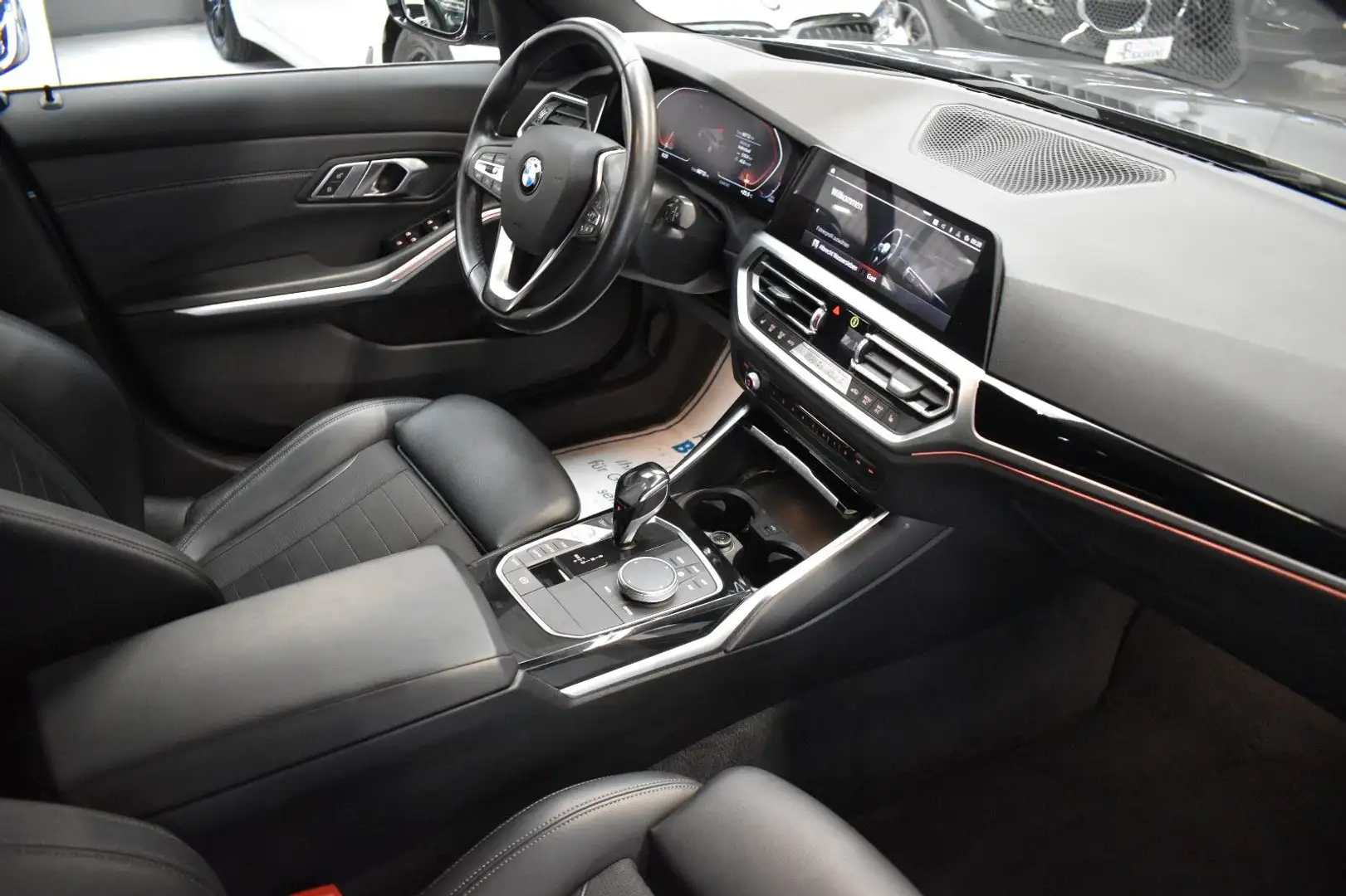 BMW 320 d Touring xDrive SPORT LINE*LASER*AHK*HEADup Gris - 2