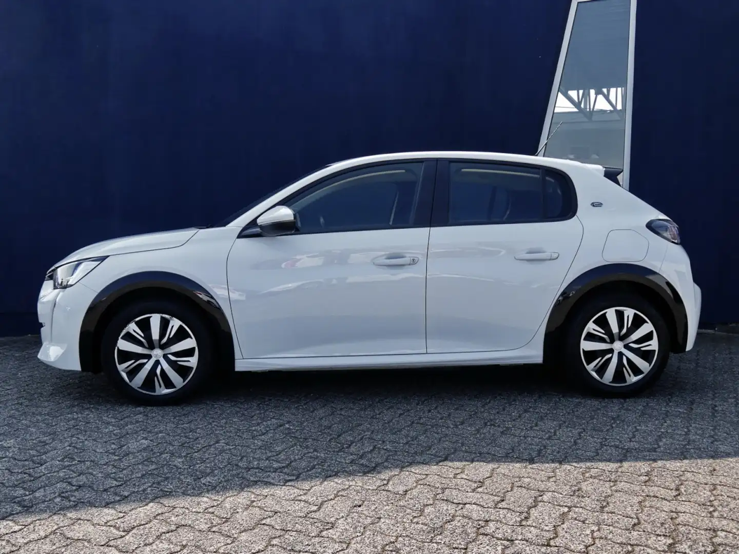 Peugeot 208 -e Active 136 Sitzheizung+Klimaautomatik+DAB Weiß - 2