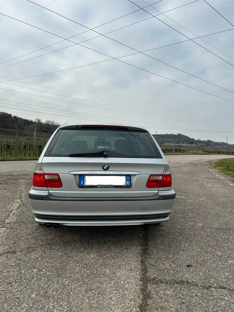 BMW 320 320i Touring - 2