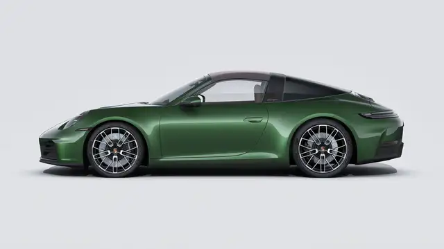 Porsche 911 view 4