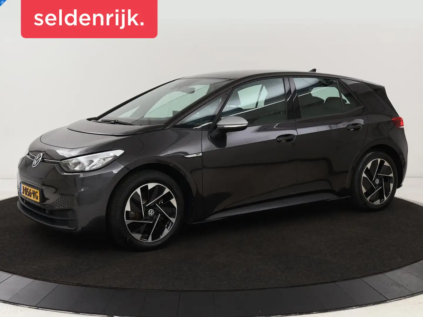Volkswagen ID.3 First 58 kWh | Stoelverwarming | Camera | Adaptive Grijs - 1
