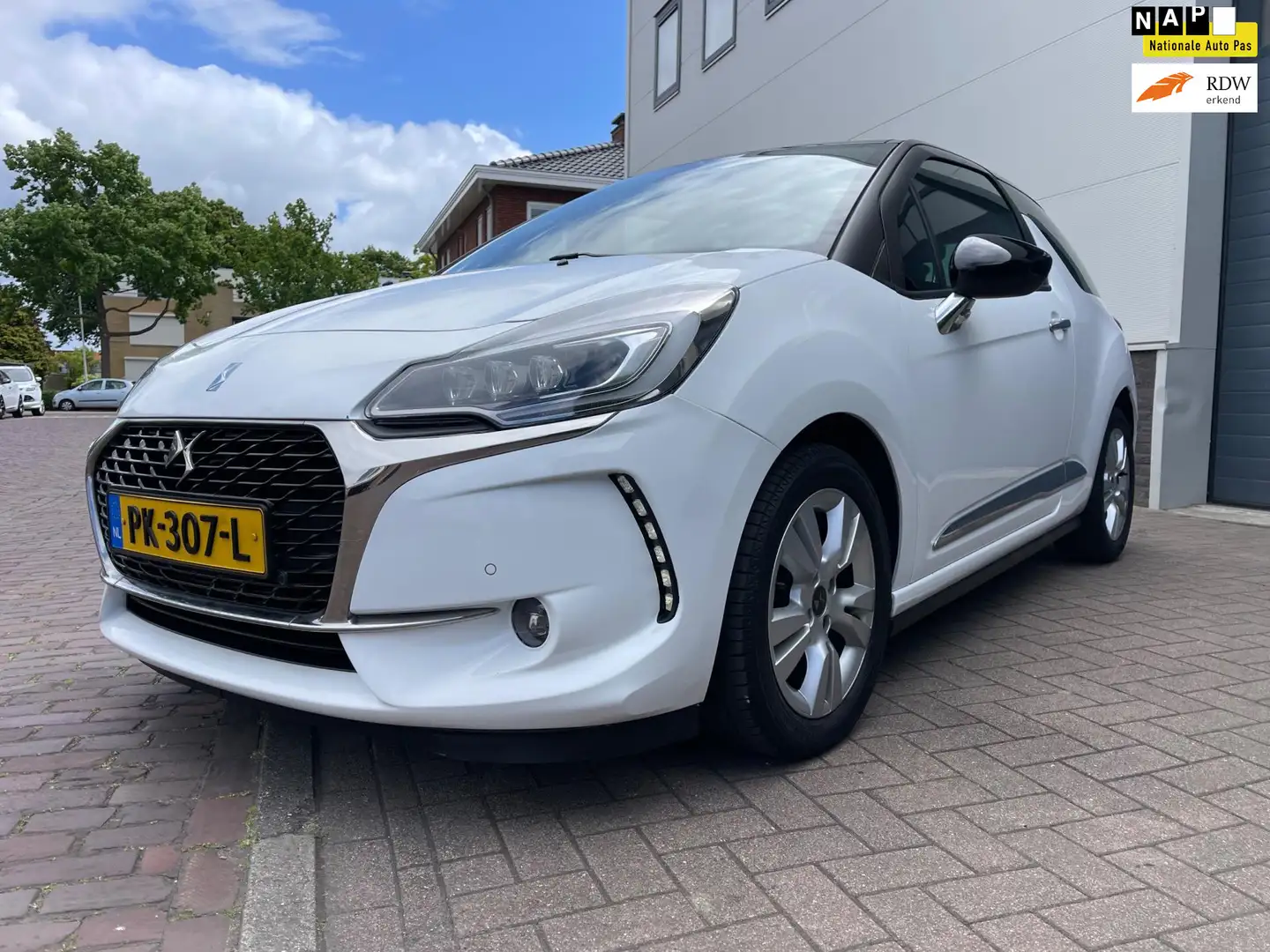 Citroen DS3 1.2 PureTech So Chic/Navi/Camera/Climate-c/Cruise- Blanc - 1