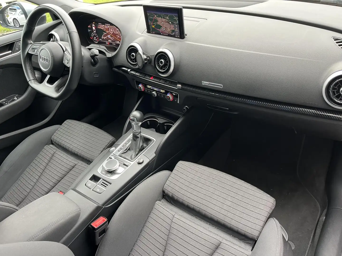 Audi A3 Limousine 35 TFSI CoD 1.5 150PK S-Line VIRTUAL+LED Gris - 2