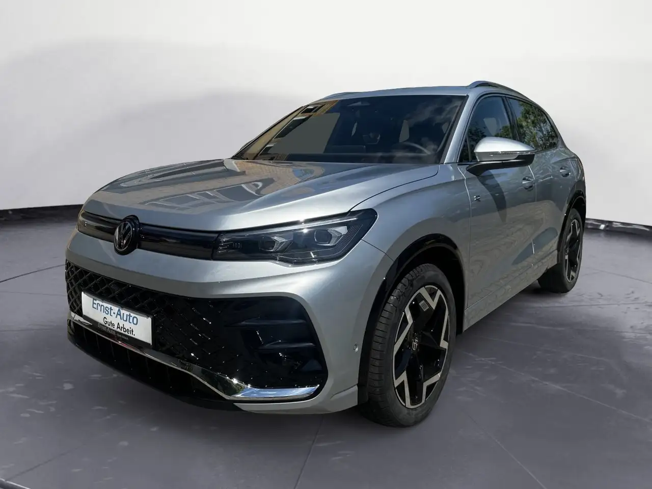 Volkswagen Tiguan R-Line 1.5 TSI +DSG+AHK+IQ.LIGHT+KAMERA+