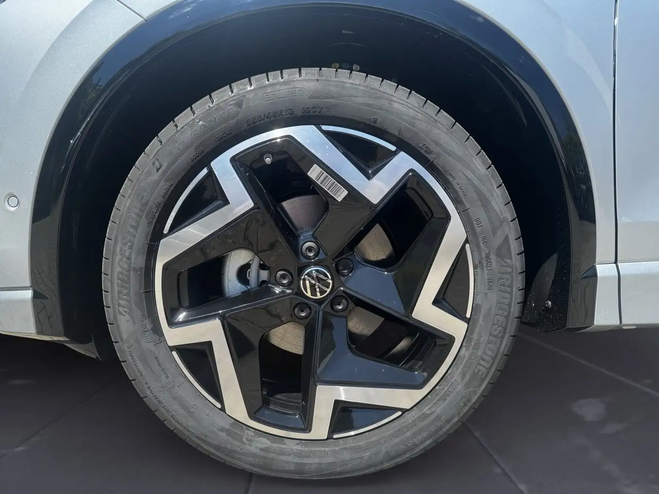 Volkswagen Tiguan R-Line 1.5 TSI +DSG+AHK+IQ.LIGHT+KAMERA+ 9