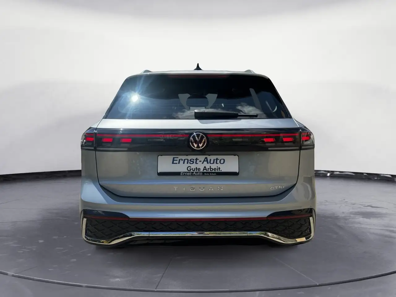 Volkswagen Tiguan R-Line 1.5 TSI +DSG+AHK+IQ.LIGHT+KAMERA+ 7