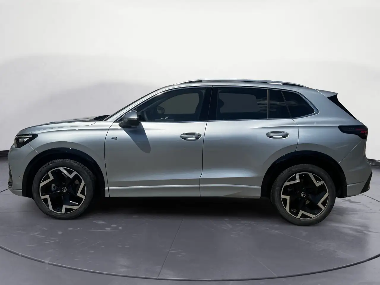 Volkswagen Tiguan R-Line 1.5 TSI +DSG+AHK+IQ.LIGHT+KAMERA+ 3