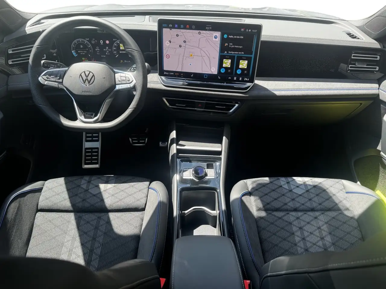 Volkswagen Tiguan R-Line 1.5 TSI +DSG+AHK+IQ.LIGHT+KAMERA+ 12