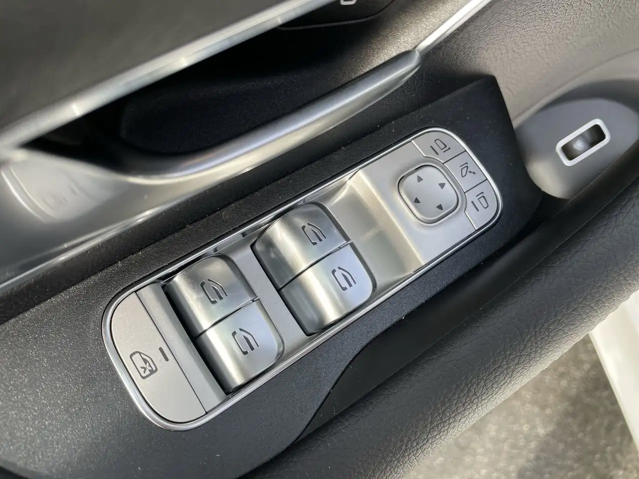 Mercedes-Benz GLE снимка Mercedes-Benz GLE