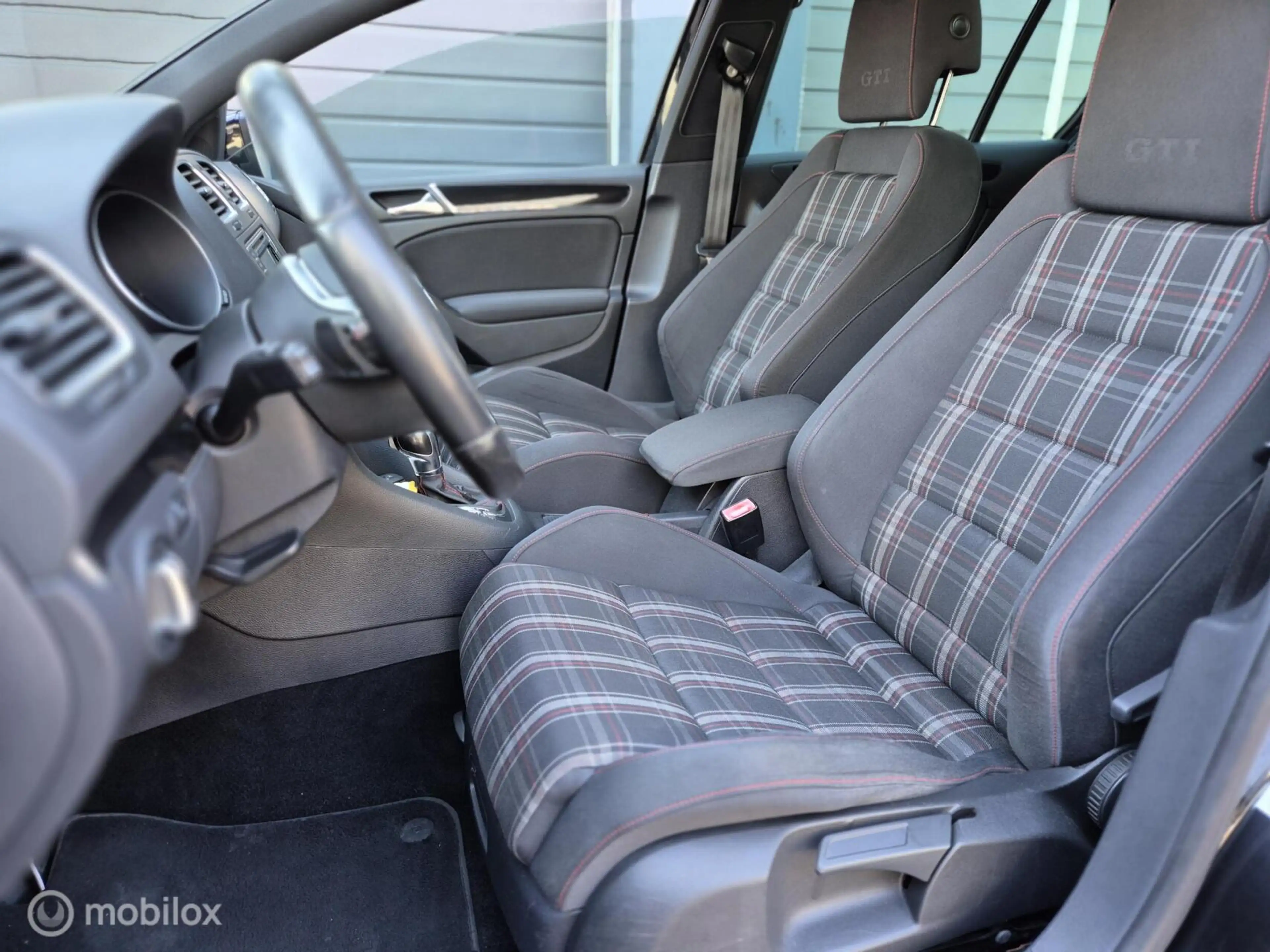 Volkswagen Golf GTI 2.0 DSG | CARLPAY | SPORTUITLAAT | 19'' | NAVI | X — photo 14