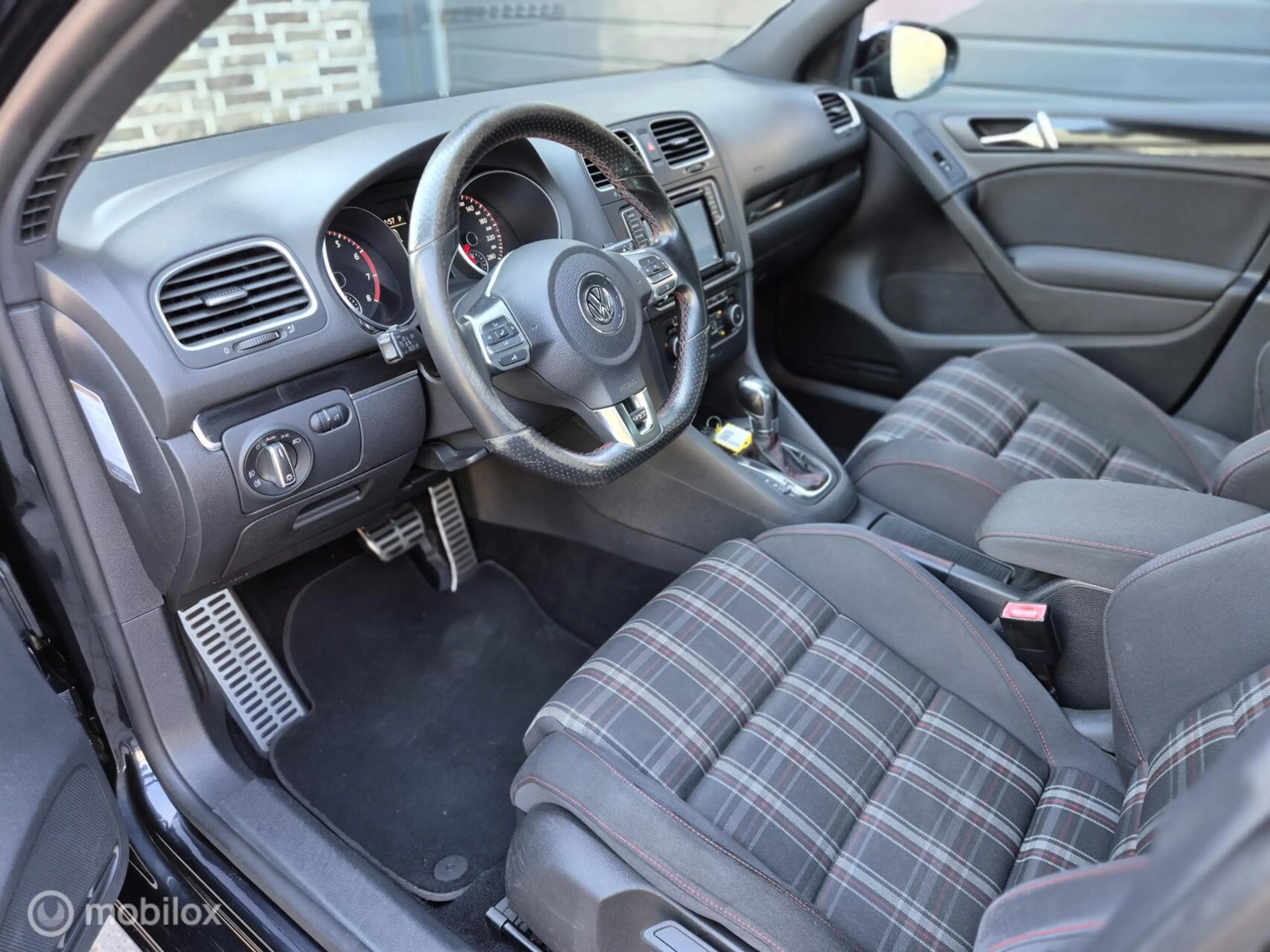 Volkswagen Golf GTI 2.0 DSG | CARLPAY | SPORTUITLAAT | 19'' | NAVI | X — photo 13