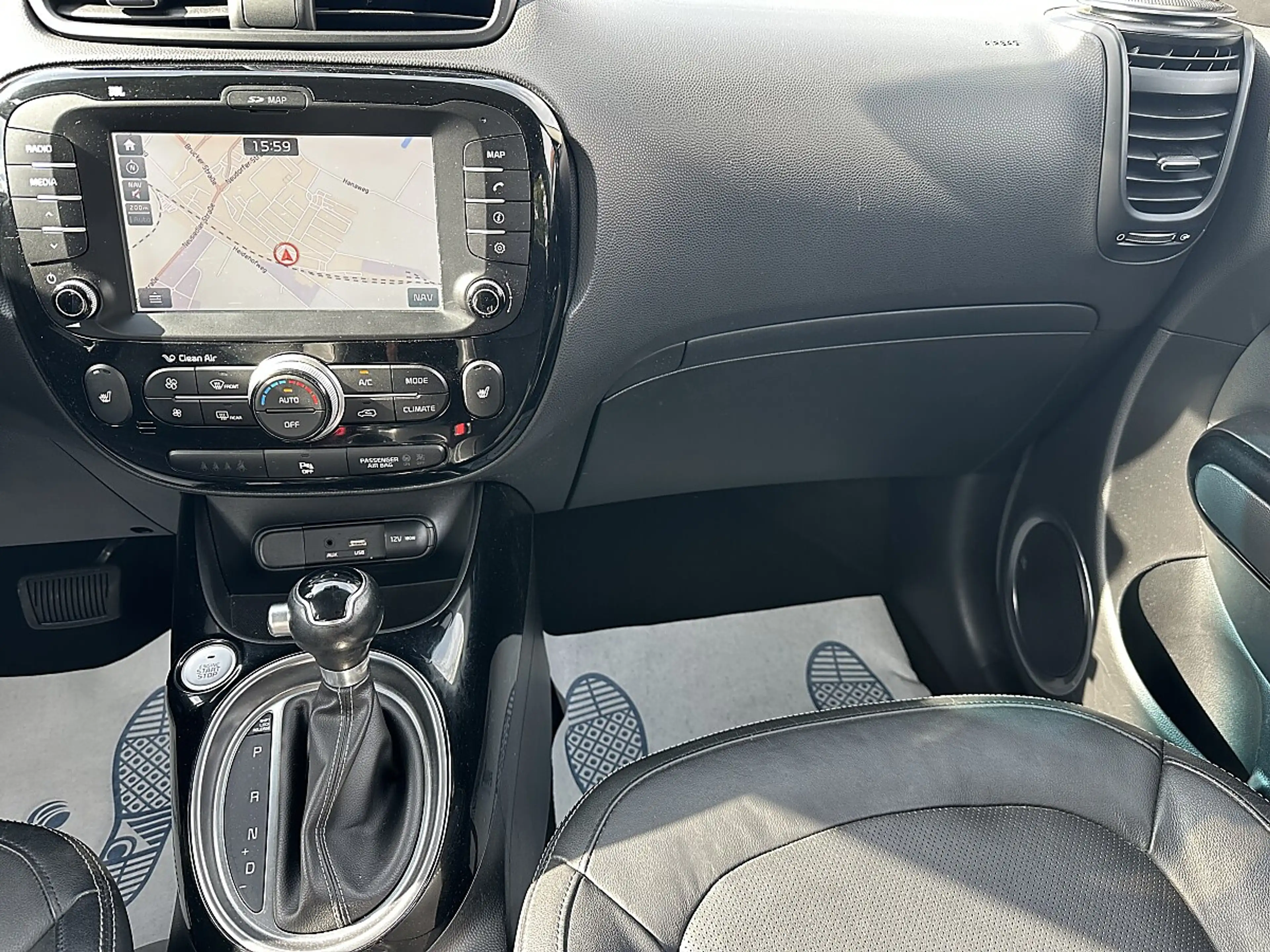 Kia Soul 1,6 CRDi Gold DCT — photo 14