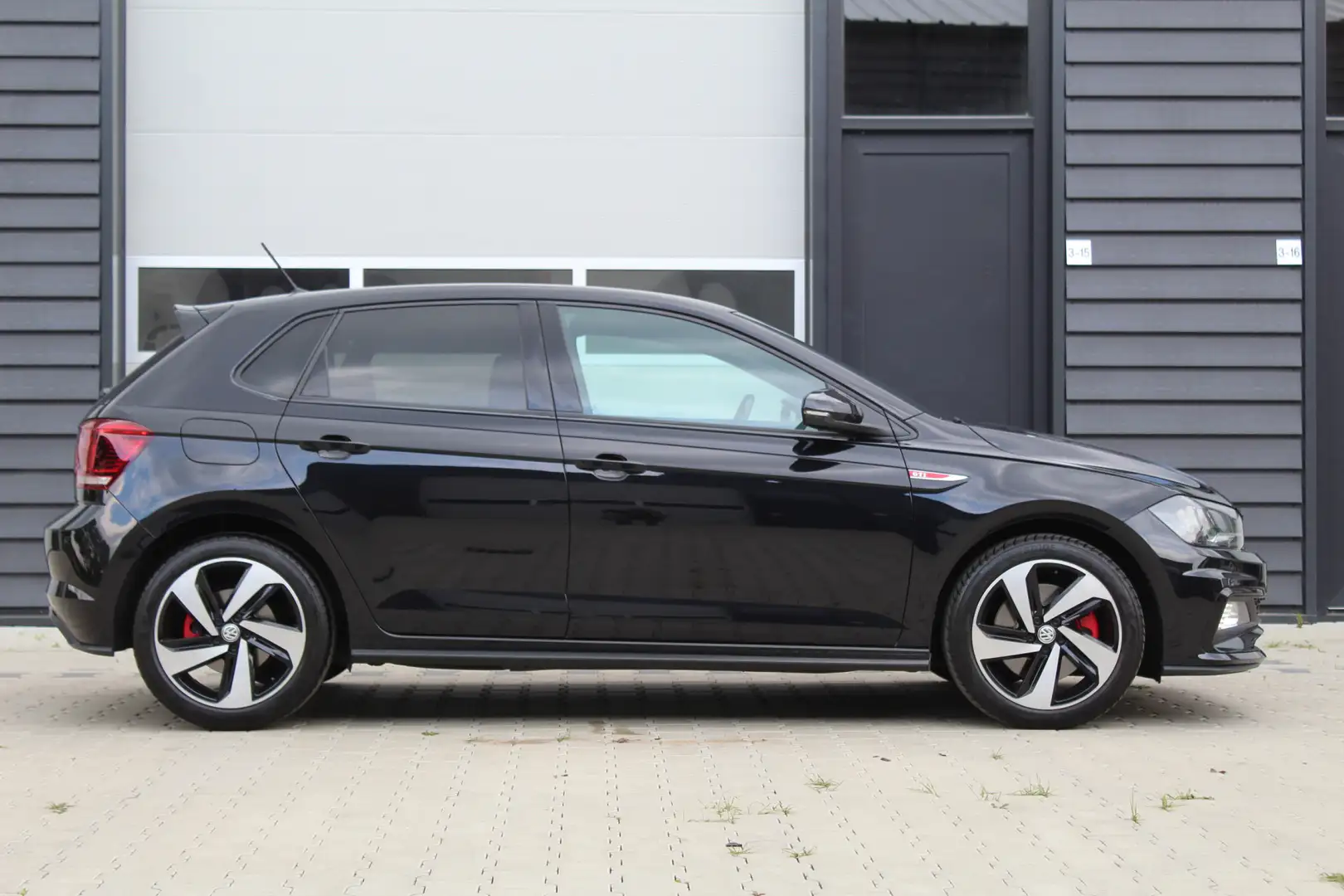 Volkswagen Polo GTI 2.0 TSI 200Pk DSG-automaat | Dealer onderhouden Fekete - 2
