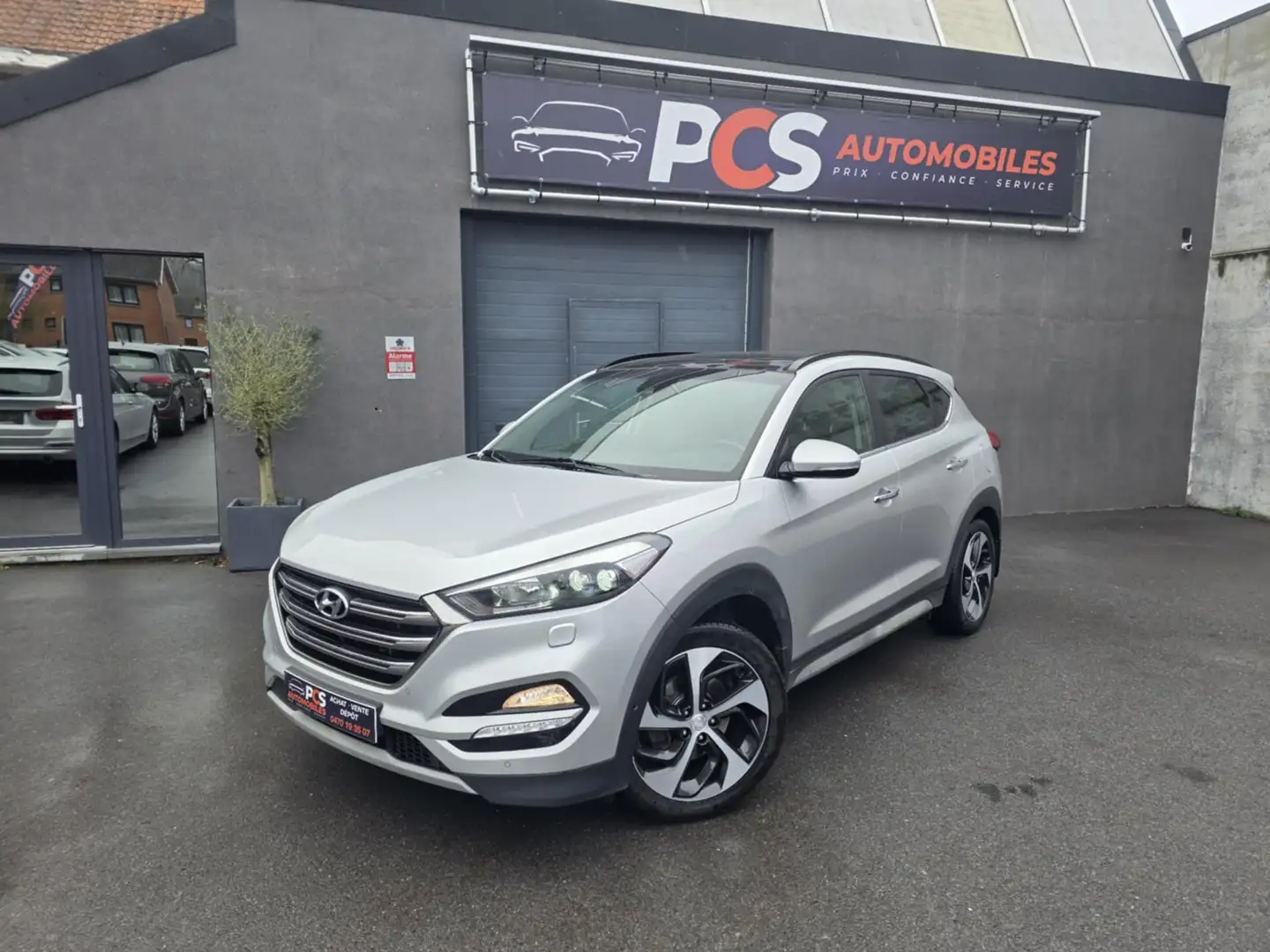 Hyundai TUCSON 1.7 CRDi 2WD Executive BOÎTE AUTO*FULL OPTIONS Silber - 1