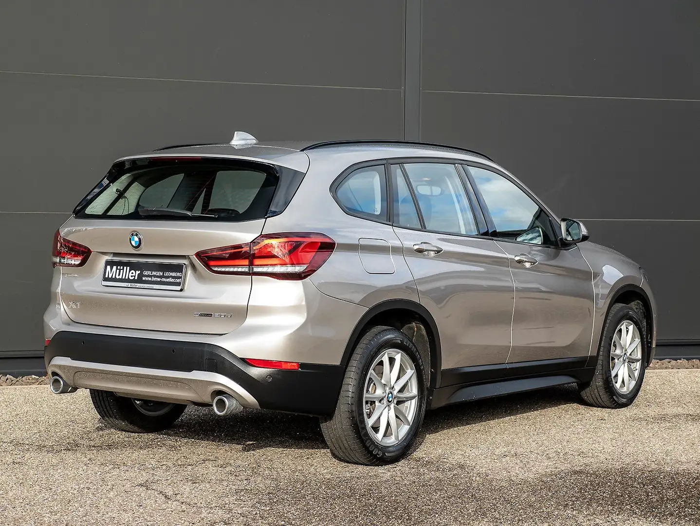 BMW X1 sDrive20d Aut Sportsitz DAB LED Tempomat 1VB SH Gris - 2