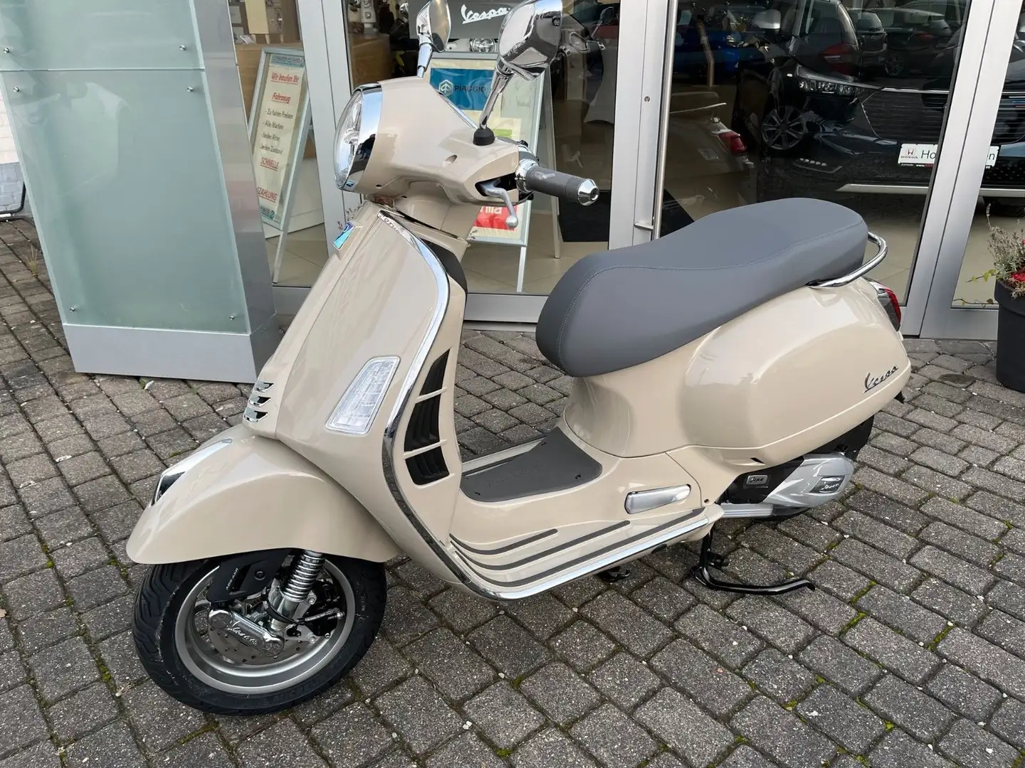 Vespa GTS 125 E5+ ABS sofort verfügbar Euro 5+ Beige - 1