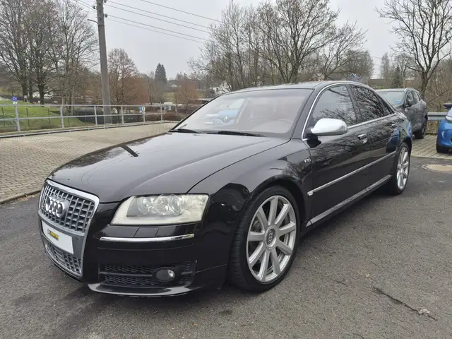 Audi S8 5.2 V10 FSI Quattro