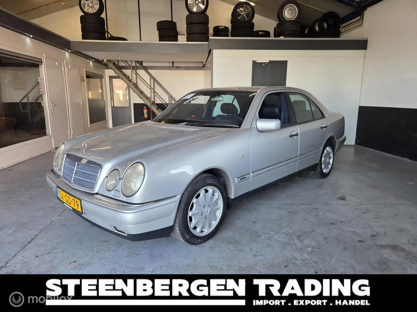 Mercedes-Benz E 320 Elegance 1998 ZEER NETJES/ORIGINEEL NL Gris - 1