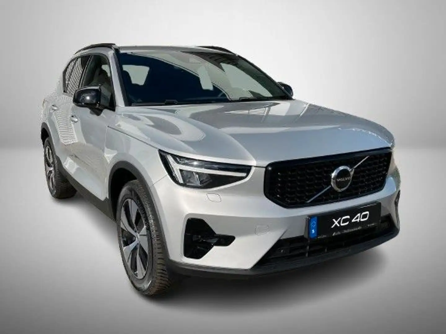 Volvo XC40 T5Core Recharge Plug-In Hybrid 2WD Silber - 2