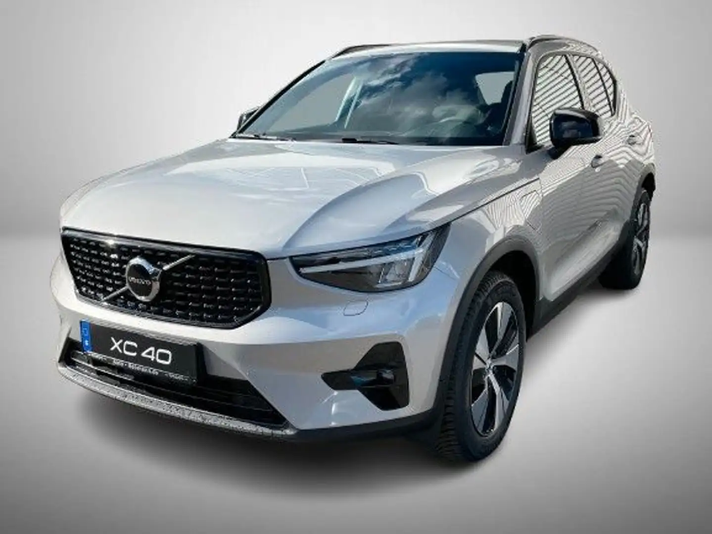 Volvo XC40 T5Core Recharge Plug-In Hybrid 2WD Silber - 1