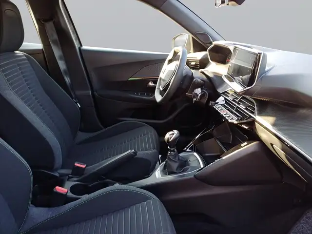 Peugeot 2008 view 11