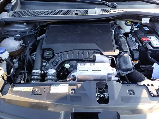 Peugeot 2008 view 5