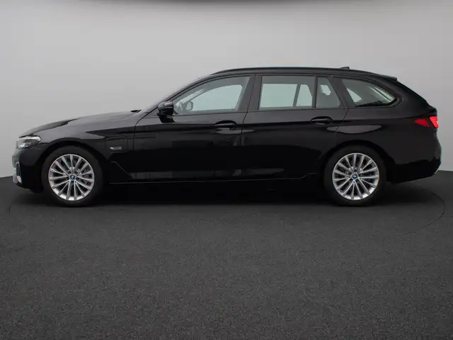 BMW 5 Series view 11