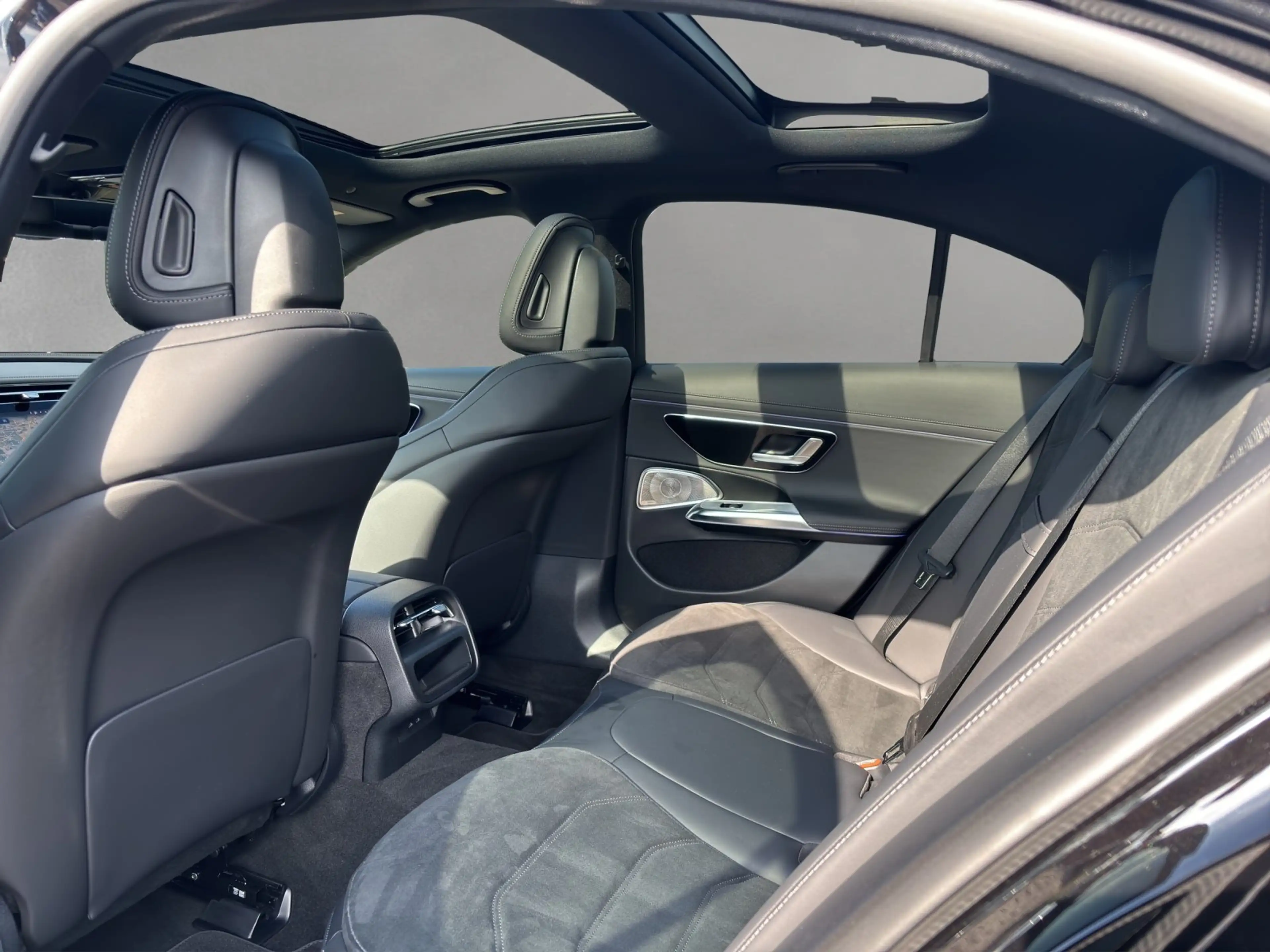 Mercedes-Benz E 450 d AMG Advan+ HYPER Pano FahrAssi KeyGo 20" — photo 11