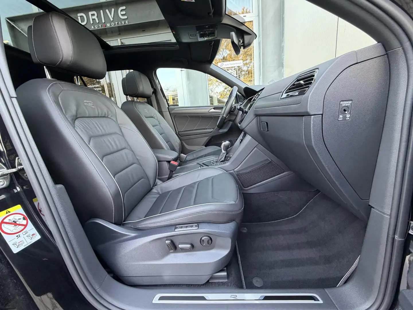 Volkswagen Tiguan 1.4 eHybrid DSG R-Line Business+ |Full Options|Bla Zwart - 2