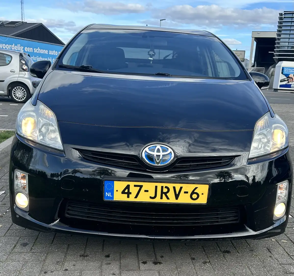 Toyota Prius 1.8 Aspiration Zwart - 1