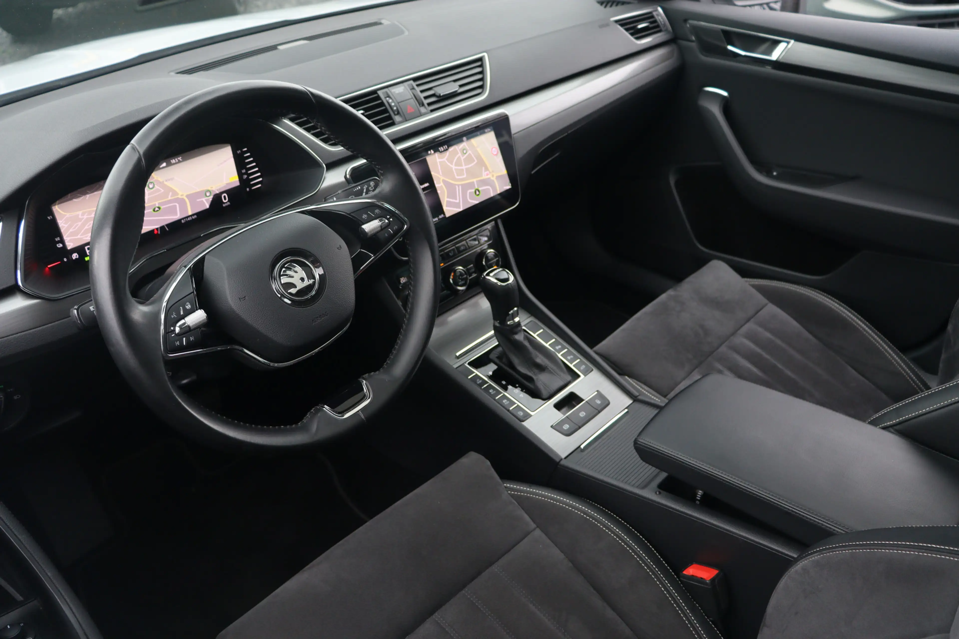 Skoda Superb Combi 1.4 TSI iV Business Edition Plus | Trekhaak — photo 10