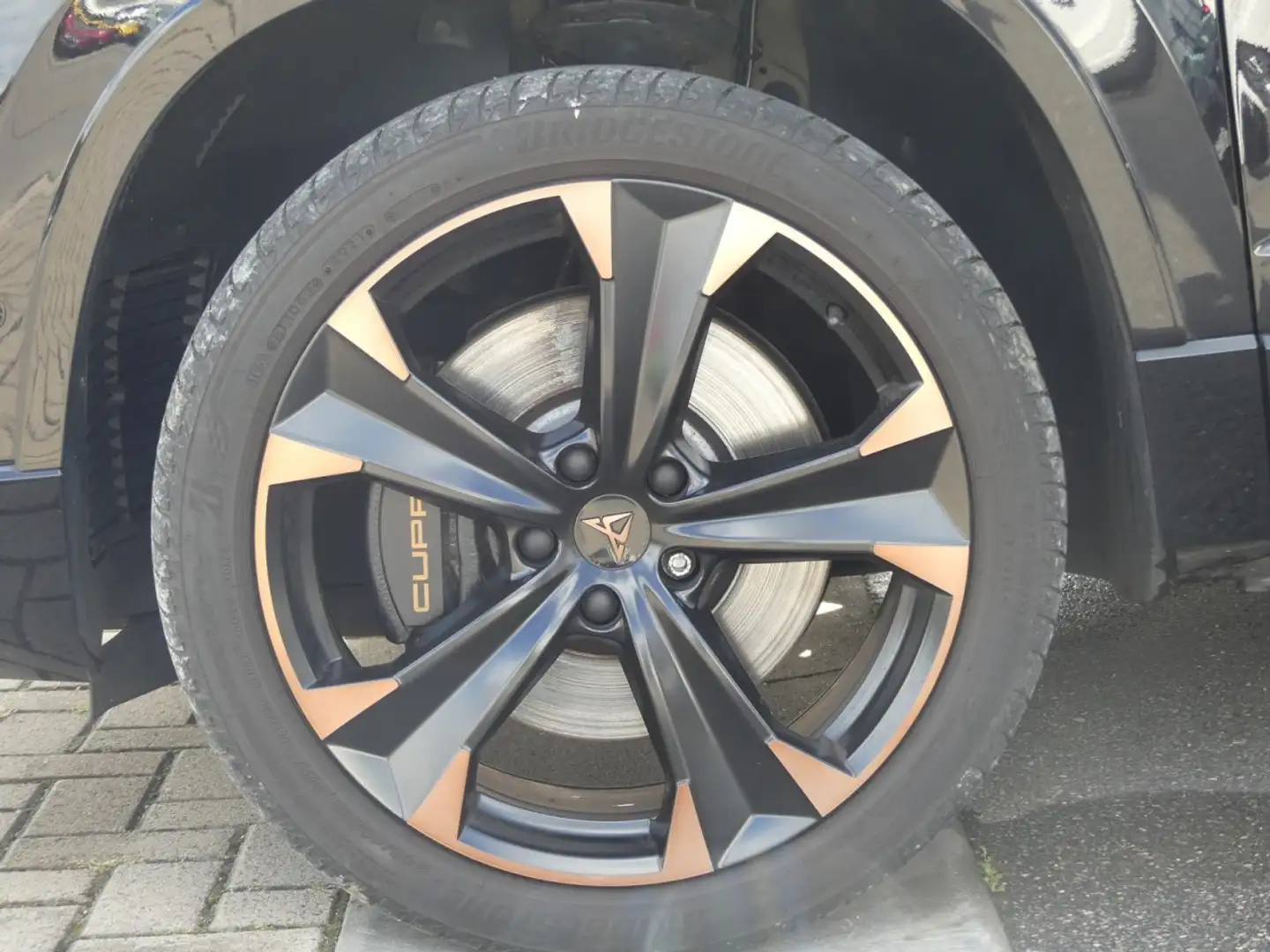 CUPRA Ateca 2.0 TSI DSG 4Drive 360 Kamera, AHK, Navi Klima Schwarz - 2