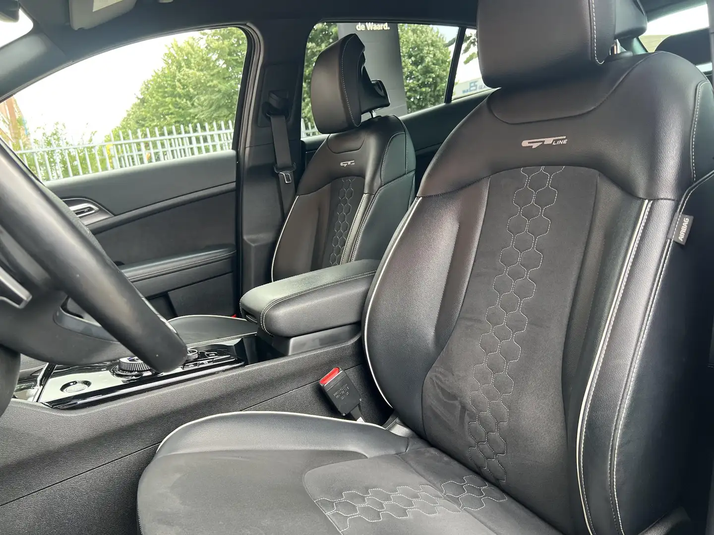 Kia Sportage 1.6 T-GDi Plug-in Hybrid AWD GT-PlusLine Zwart - 2