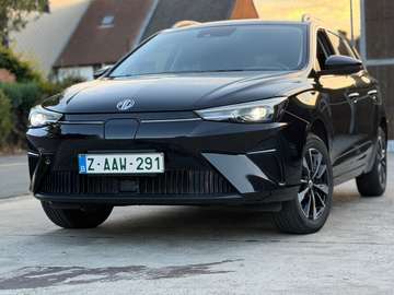 61 kWh Long Range Luxury-Navi-Camera-25000km-full