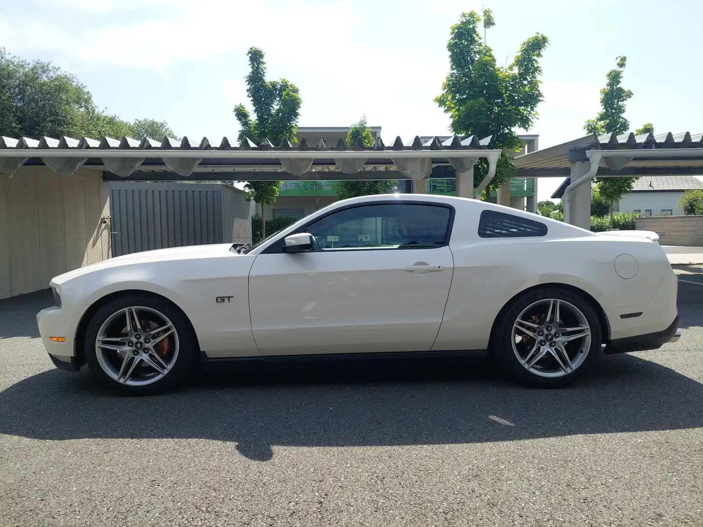 Ford Mustang GT Premium - 2