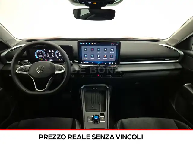 Volkswagen T-Roc view 9