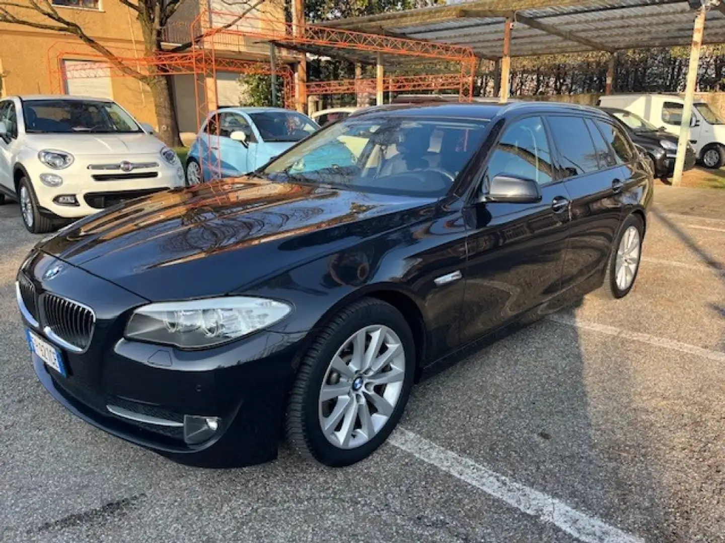BMW 525 d xDrive SW Luxury Line Zwart - 1