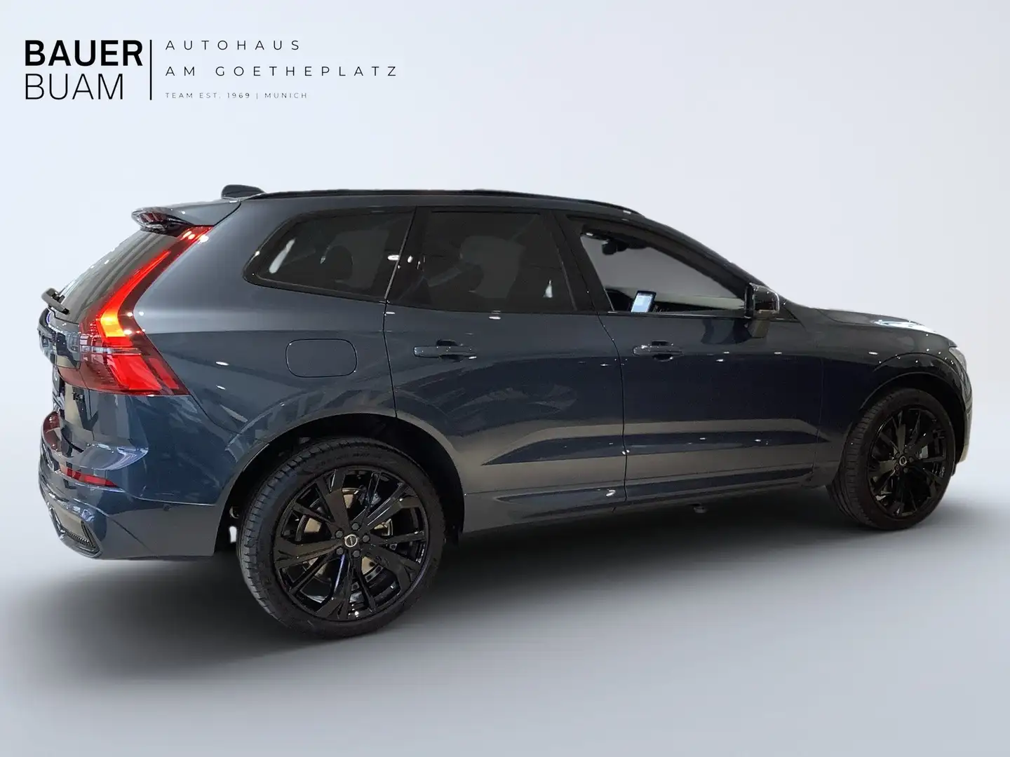 Volvo XC60 Plus Black Edition T6 Plug-In Hybrid AWD Bleu - 2