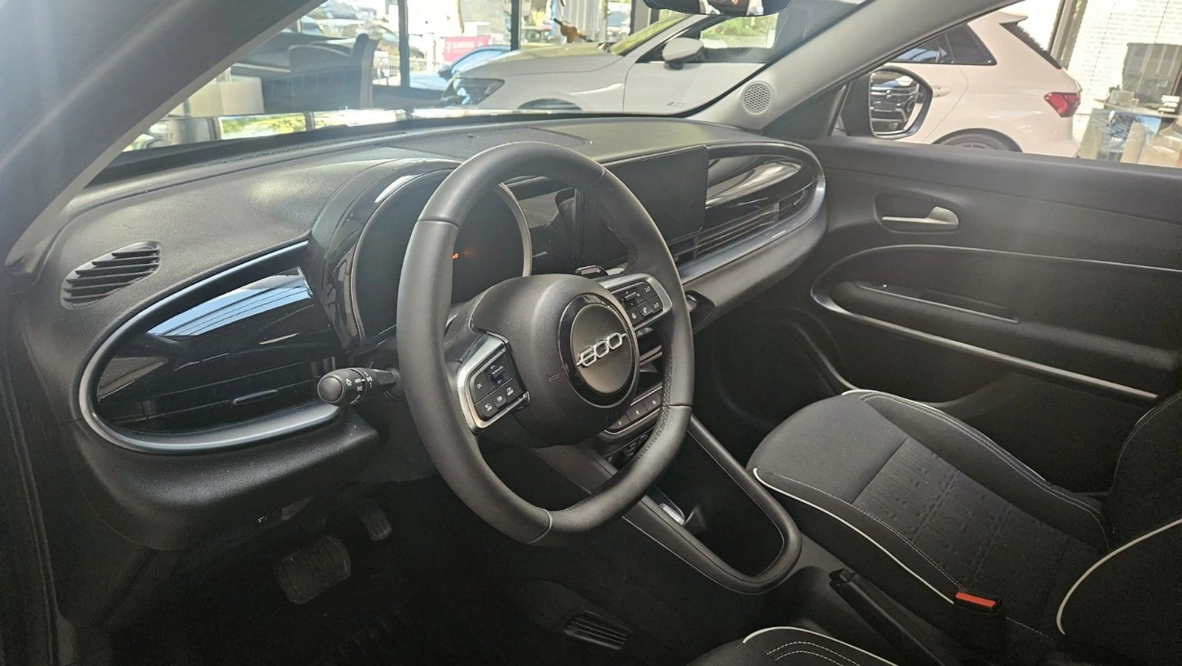 Fiat 600 1.2 Hybrid DCT LED DAB Tempo Alufelgen PDC — photo 15
