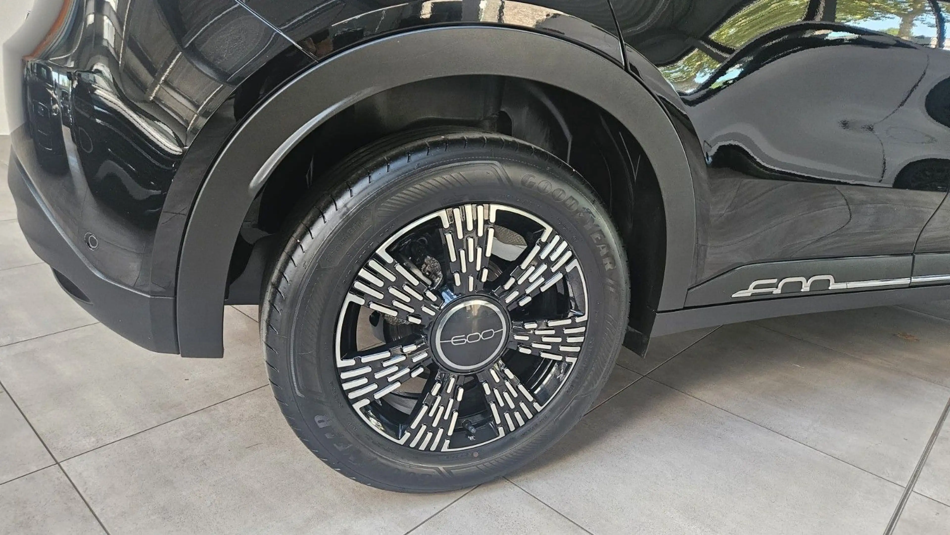 Fiat 600 1.2 Hybrid DCT LED DAB Tempo Alufelgen PDC — photo 4