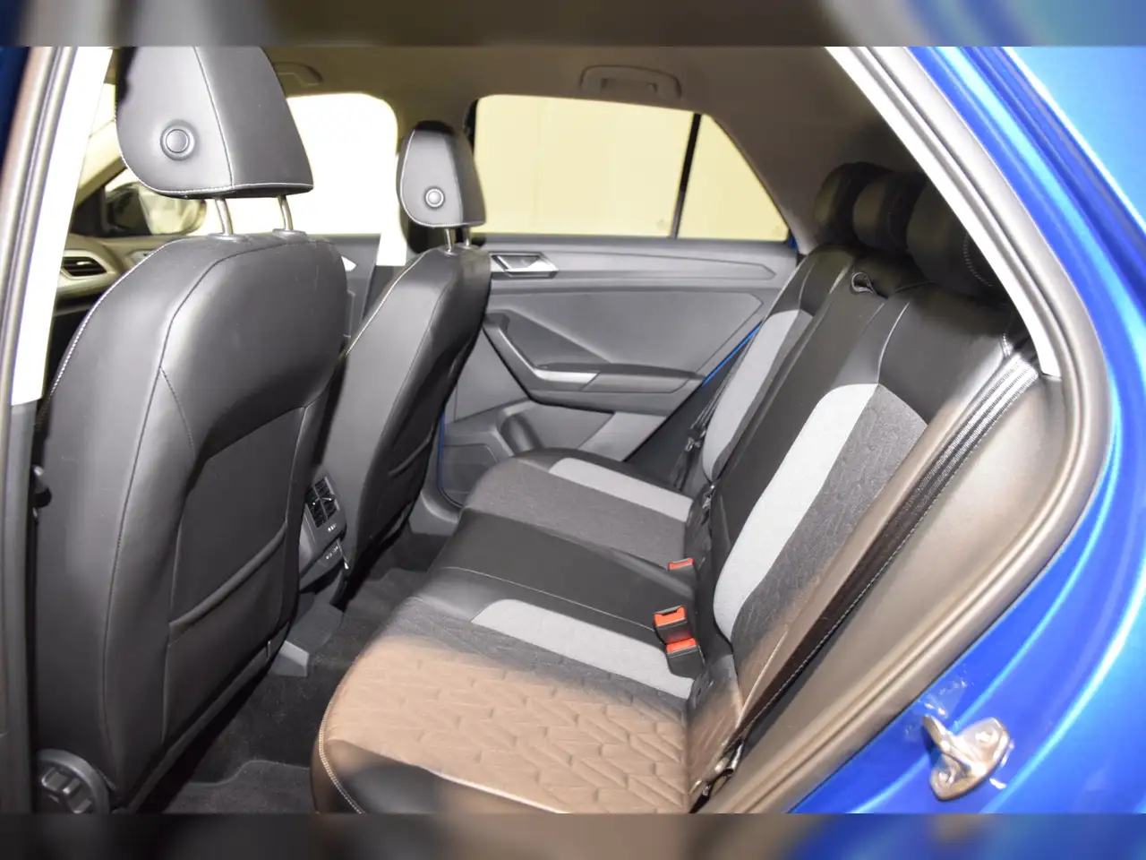 Volkswagen T-Roc TSI Goal AHK - LED - Navi 9