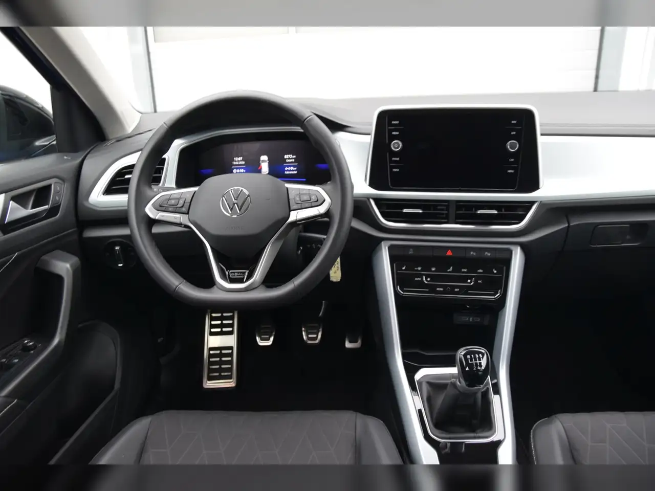 Volkswagen T-Roc TSI Goal AHK - LED - Navi 13