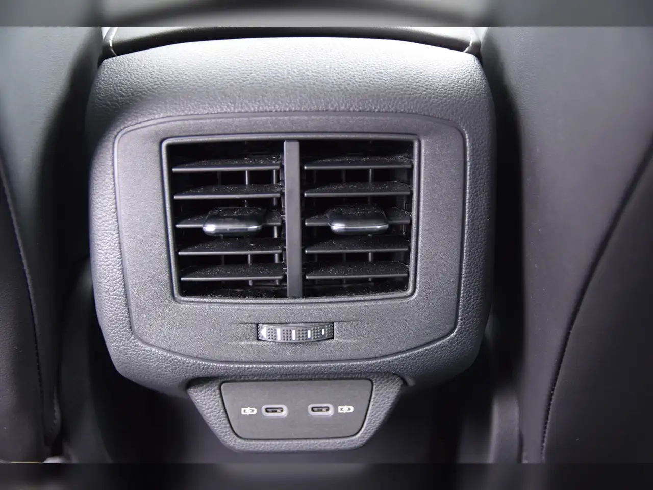 Volkswagen T-Roc TSI Goal AHK - LED - Navi 12