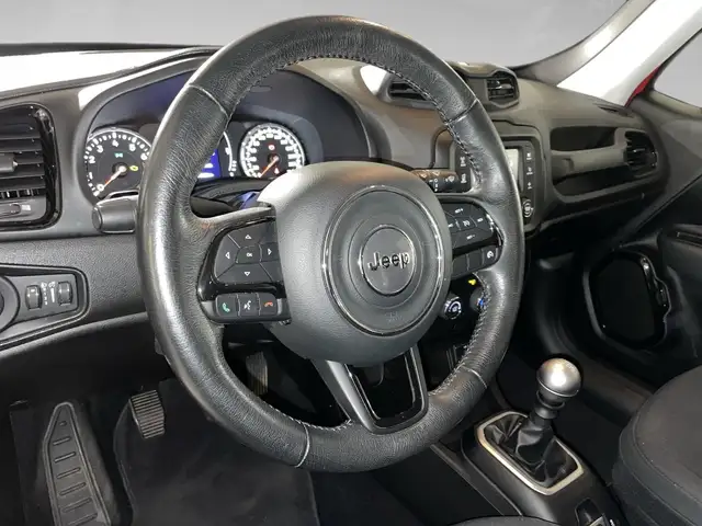 Jeep Renegade view 8