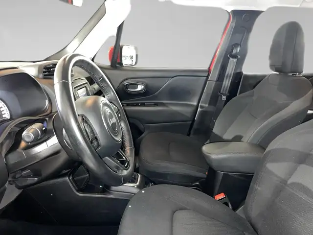 Jeep Renegade view 4